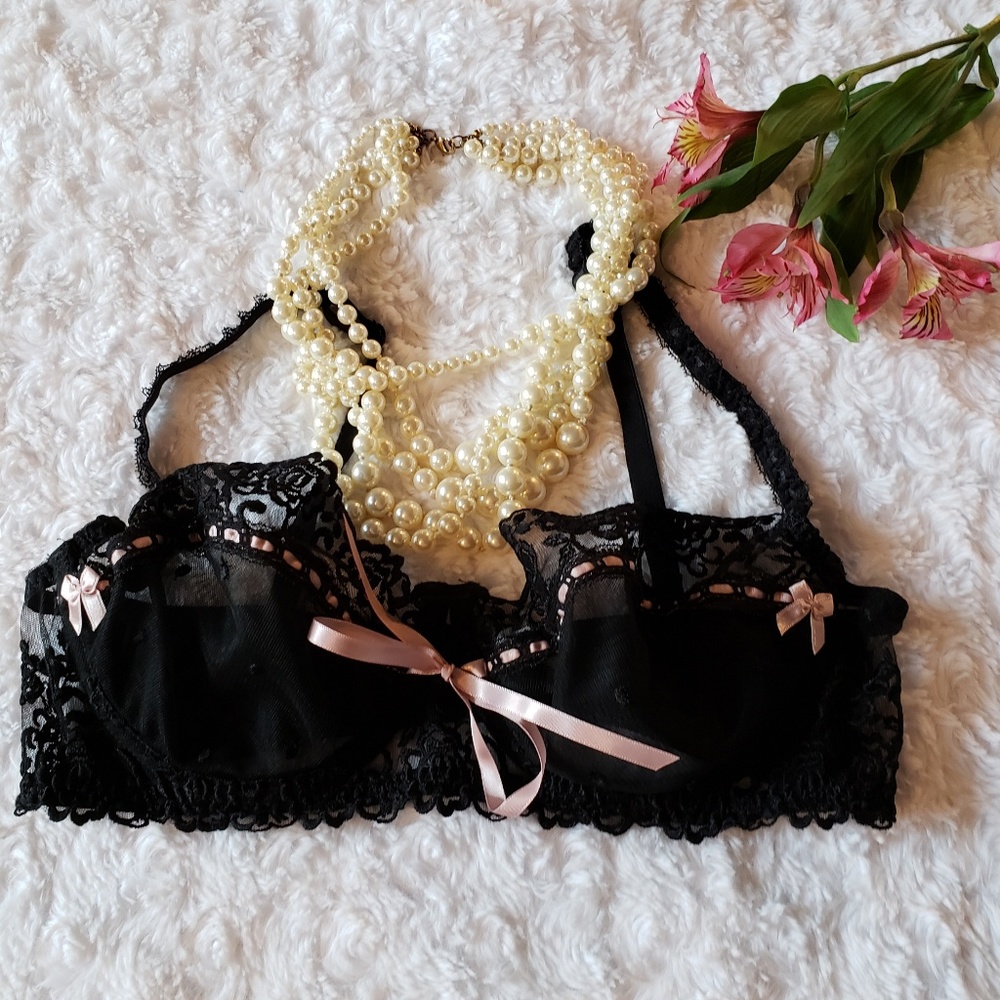 🧚‍♀3/$25)Jezebel's Black Lace Bra w/pink trimming
